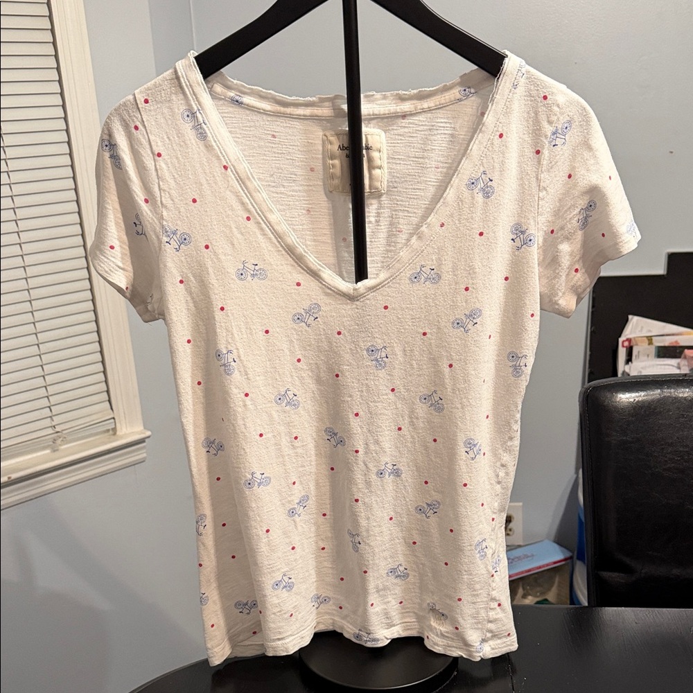 Abercrombie & Fitch Cream V-Neck Tee with Blue and Red Accents